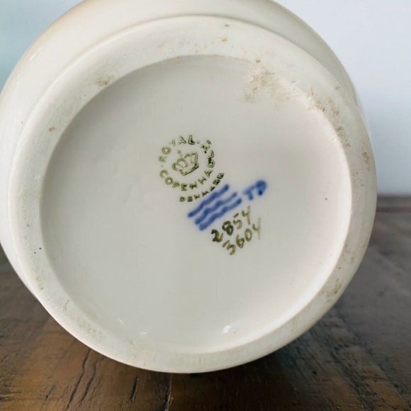 Royal Copenhagen Porcelain Vase #2854-3604 - Picture 3 of 4